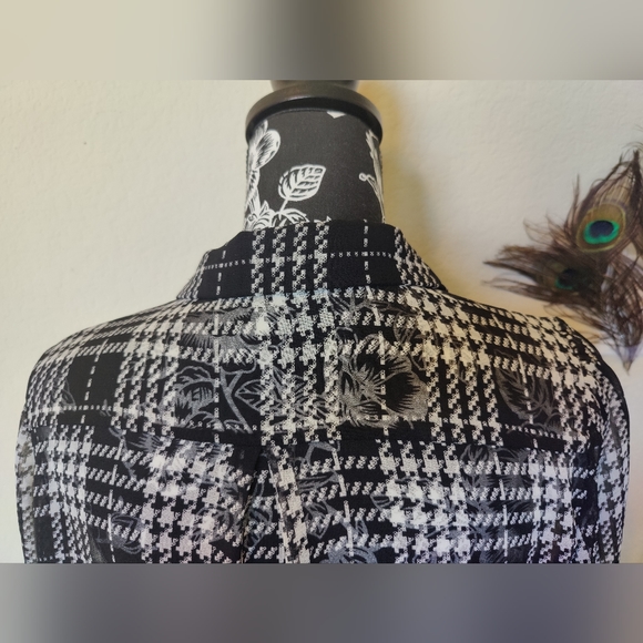 ASTR long sheer see thru B&W button down cardi blouse π€ (Med) π€ - Picture 4 of 12